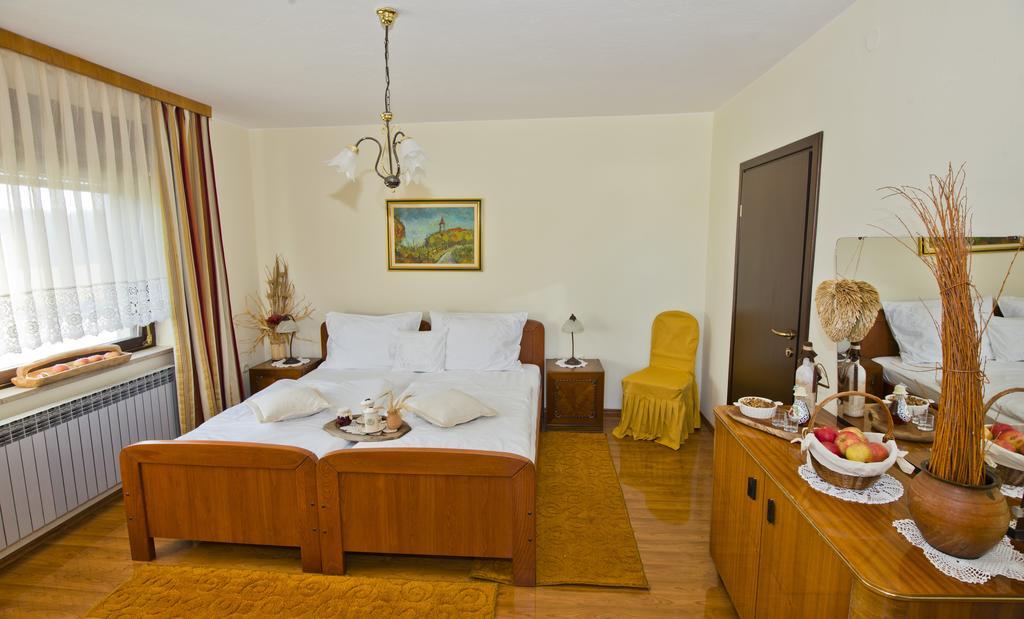 Guesthouse Zganjer Ozalj Habitación foto